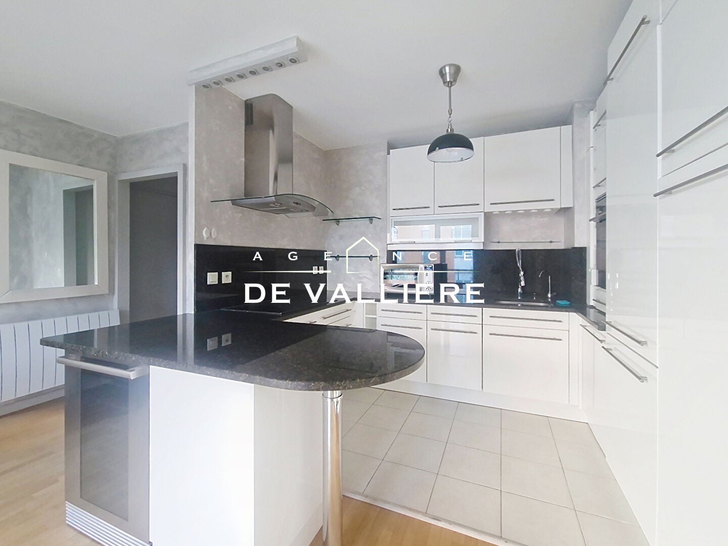 Flat Esplanade Charles de Gaulle in Nanterre