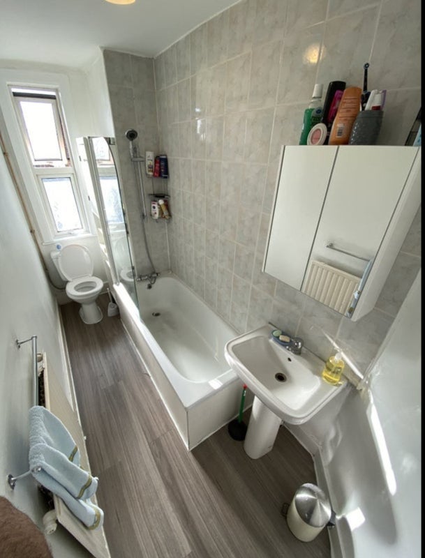 Room Ballards Lane in Greater London
