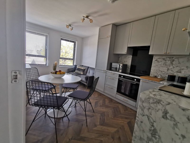 Room Restalrig Road South in City of Edinburgh