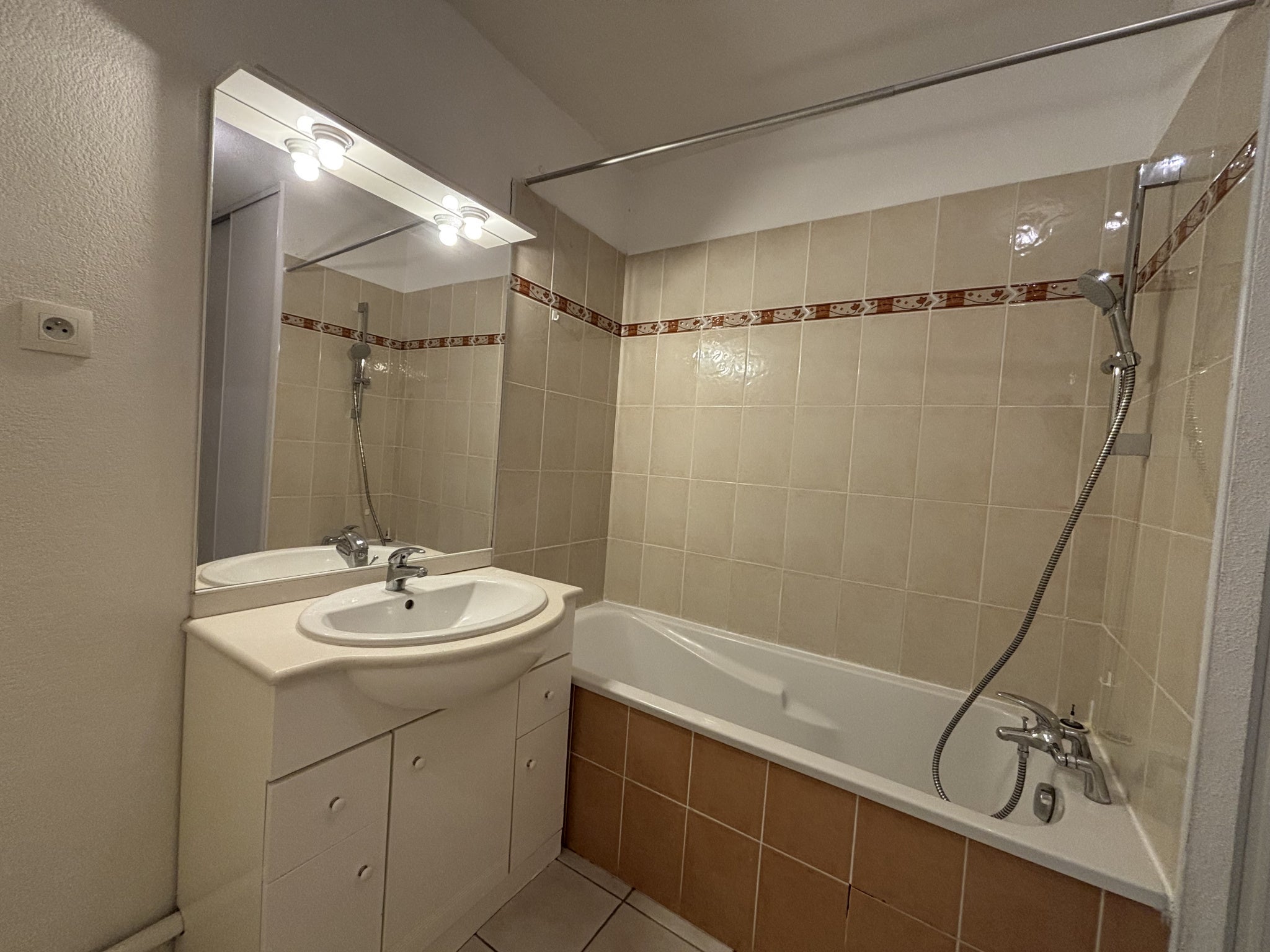 Appartement Avenue Jean Jaurès à Nîmes