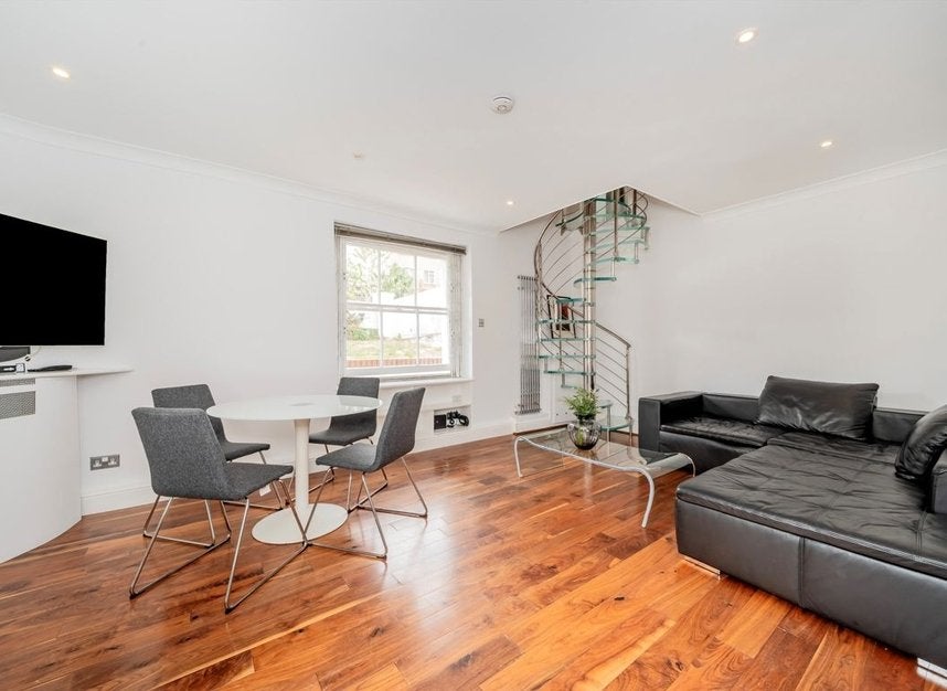 Flat Chepstow Villas in Greater London