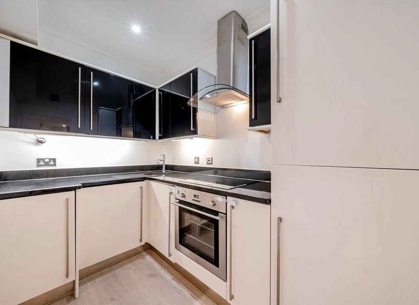 Flat Chepstow Villas in Greater London