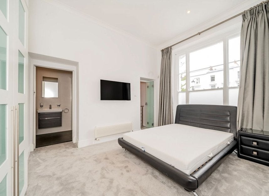 Flat Chepstow Villas in Greater London