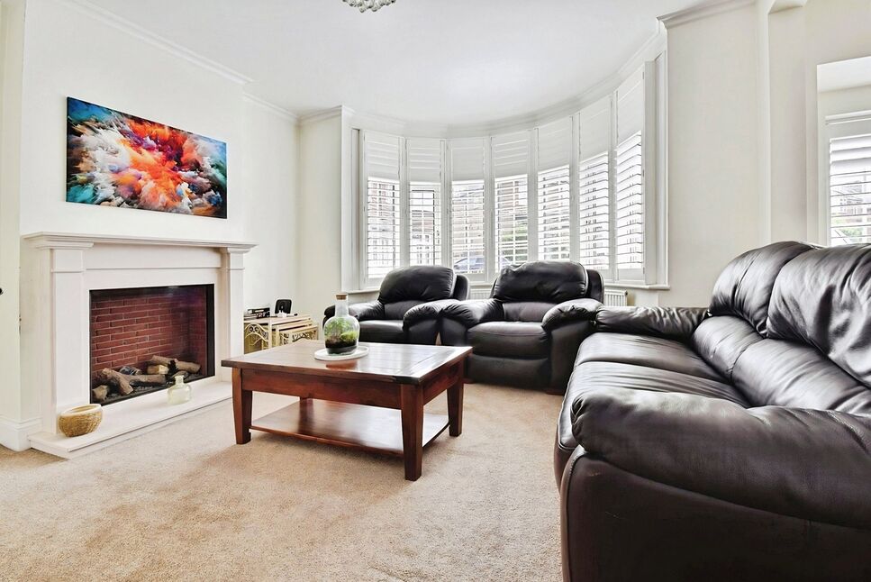 House Mottingham Gardens in Greater London