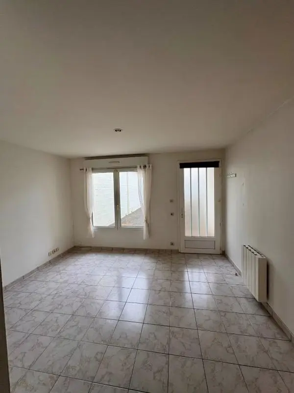 Flat Rue Basse de Saint-Éloi in La Rochelle