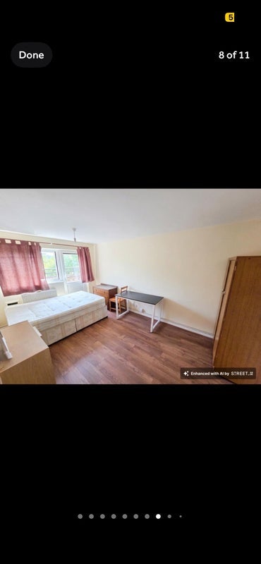 Room East Hill in Greater London