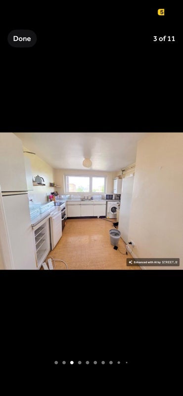 Room East Hill in Greater London