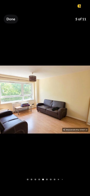 Room East Hill in Greater London