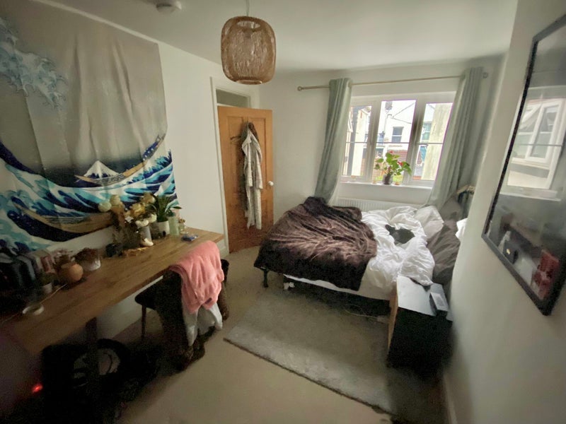 Room Upper Perry Hill in Bristol