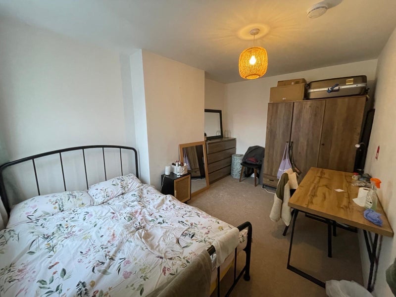 Room Upper Perry Hill in Bristol