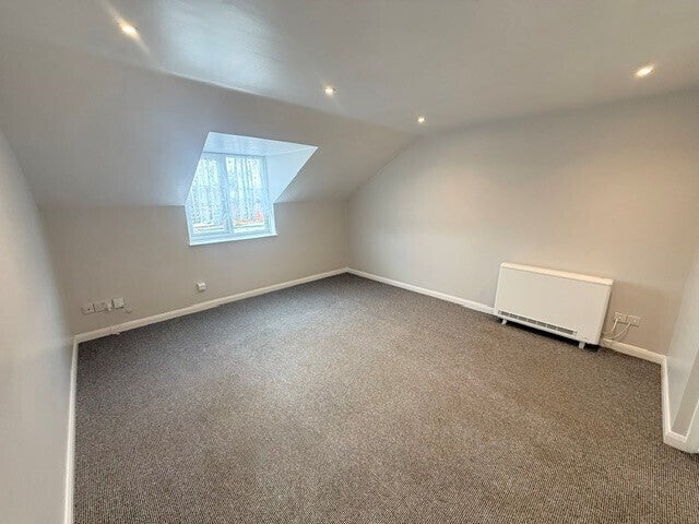 Flat Mosley Street in Ashfield