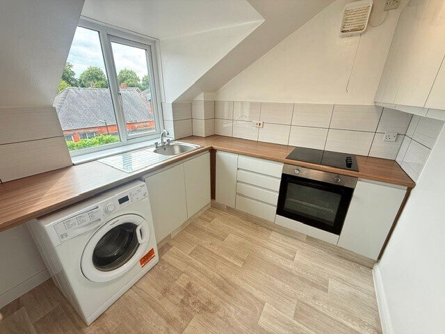 Flat Mosley Street in Ashfield