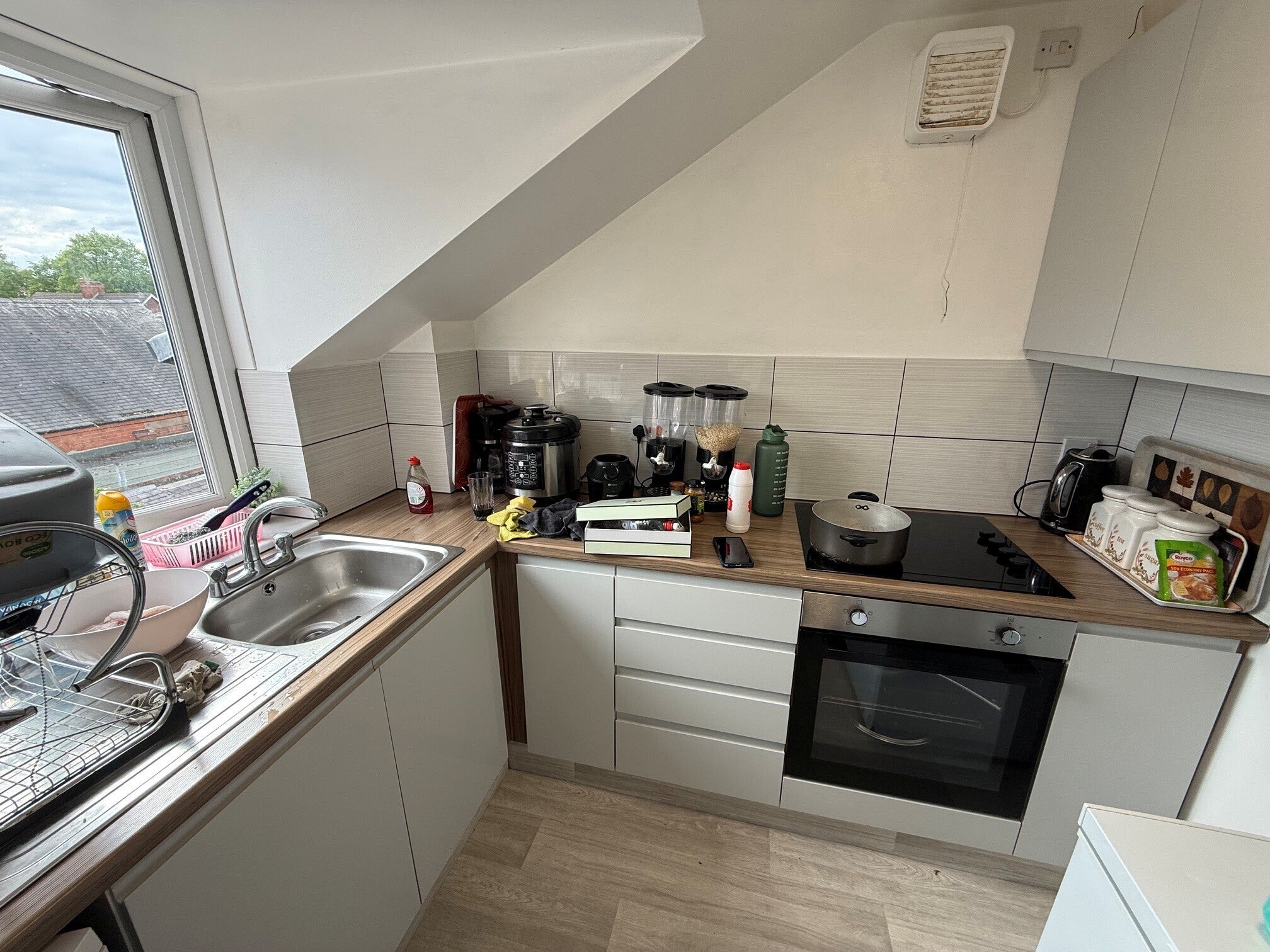 Flat Mosley Street in Ashfield