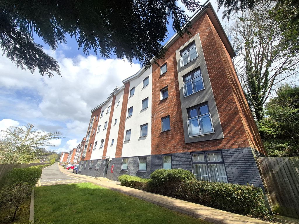 Flat Ridgewood Drive in Birmingham