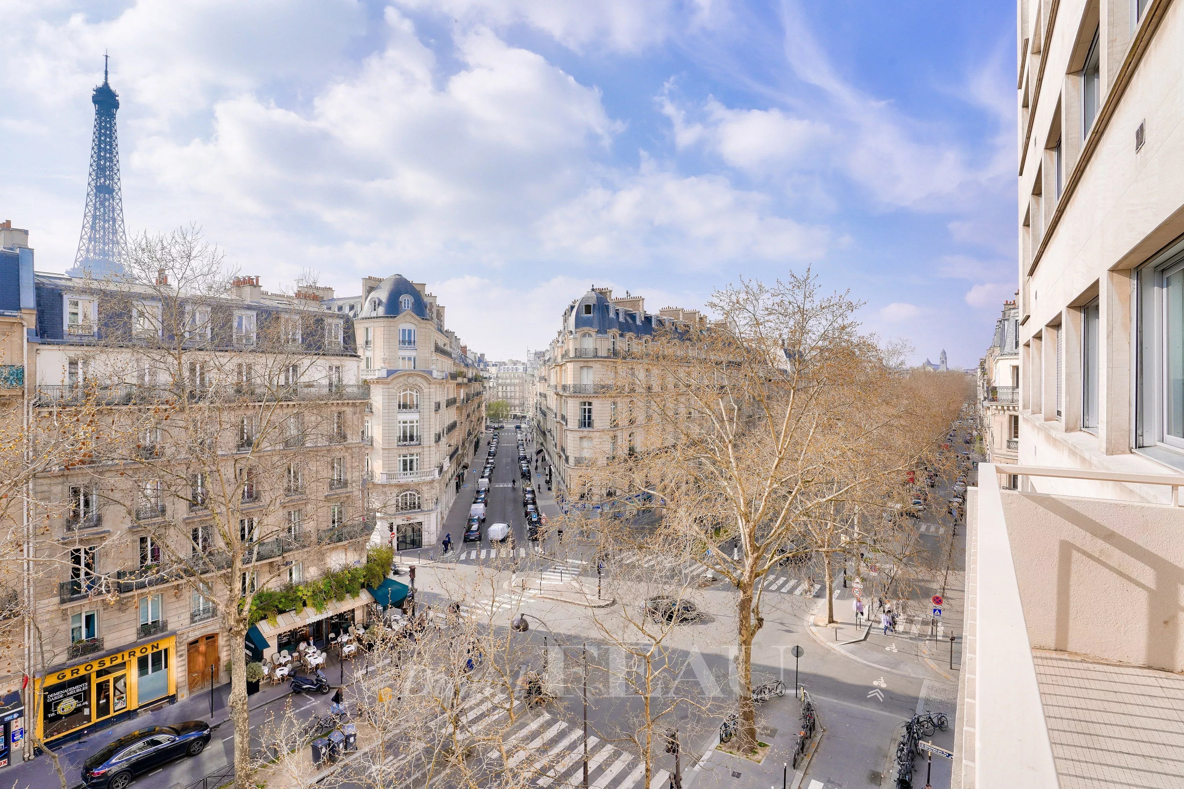 Flat Avenue Bosquet in Paris