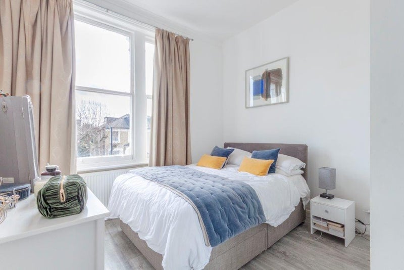 Flat Cavendish Road in Greater London