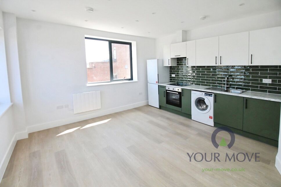 Flat Paradine Court in Bedford