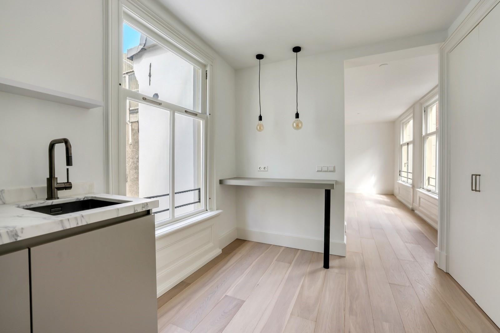 Appartement te huur: Oudezijds Achterburgwal 105E, Amsterdam