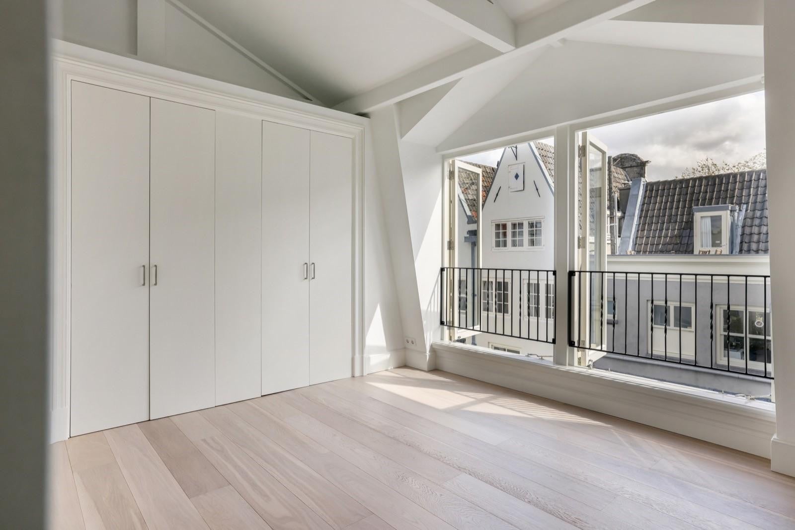 Appartement te huur: Oudezijds Achterburgwal 105E, Amsterdam