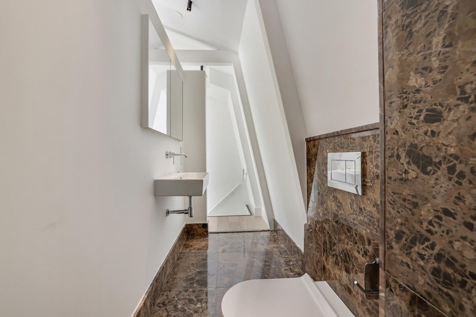 Appartement te huur: Oudezijds Achterburgwal 105E, Amsterdam
