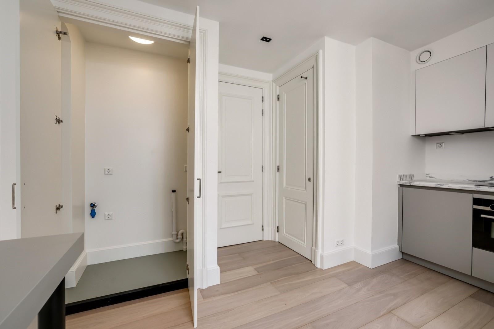 Appartement te huur: Oudezijds Achterburgwal 105E, Amsterdam