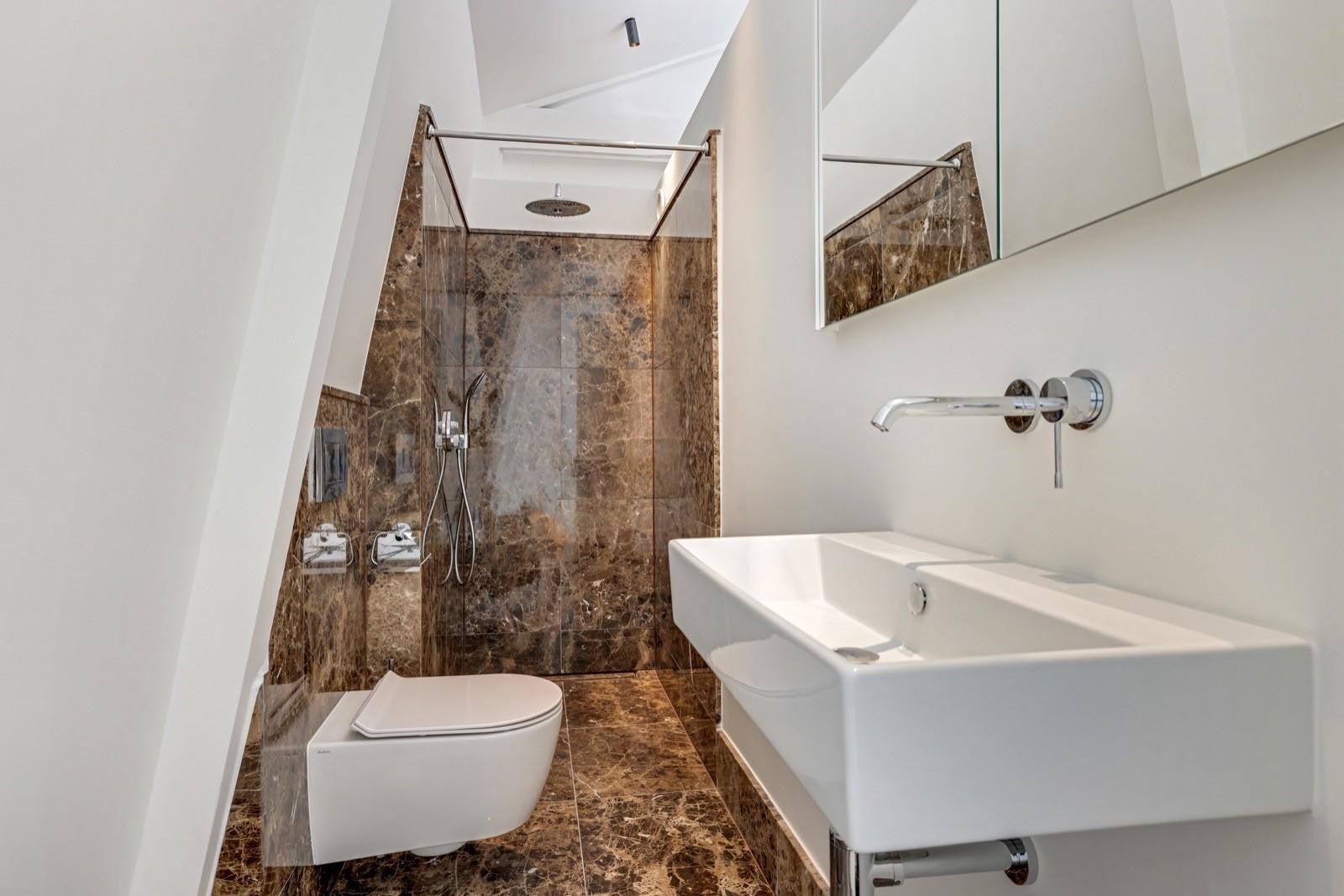 Appartement te huur: Oudezijds Achterburgwal 105E, Amsterdam