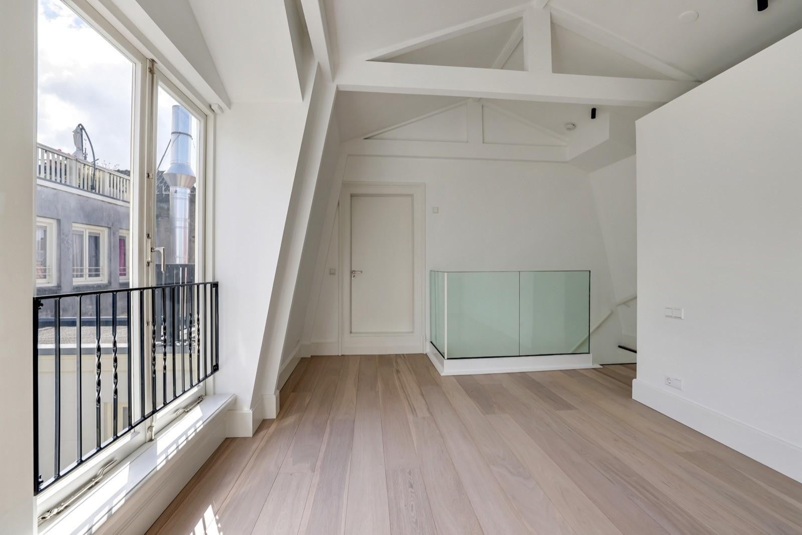 Appartement te huur: Oudezijds Achterburgwal 105E, Amsterdam