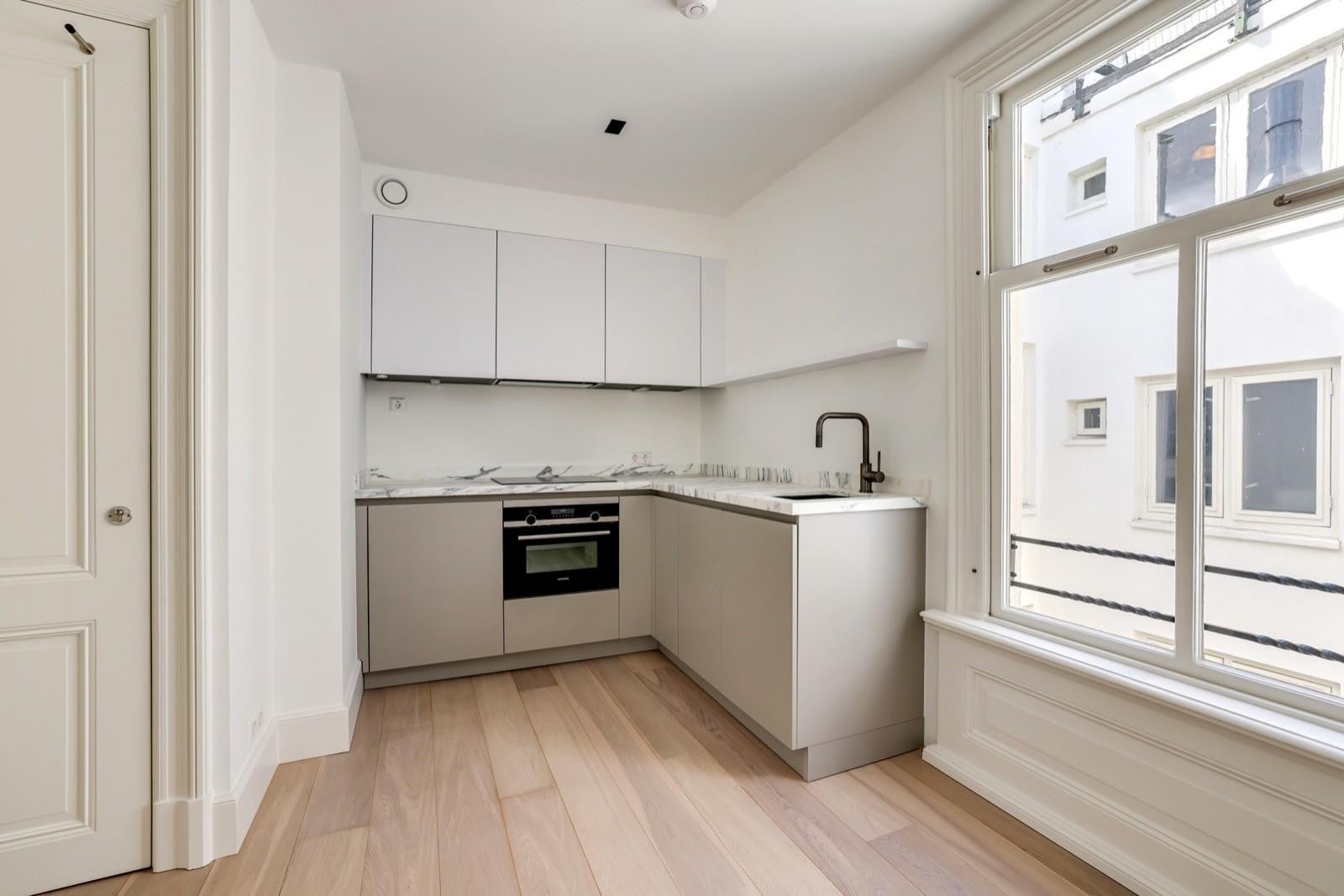 Appartement te huur: Oudezijds Achterburgwal 105E, Amsterdam