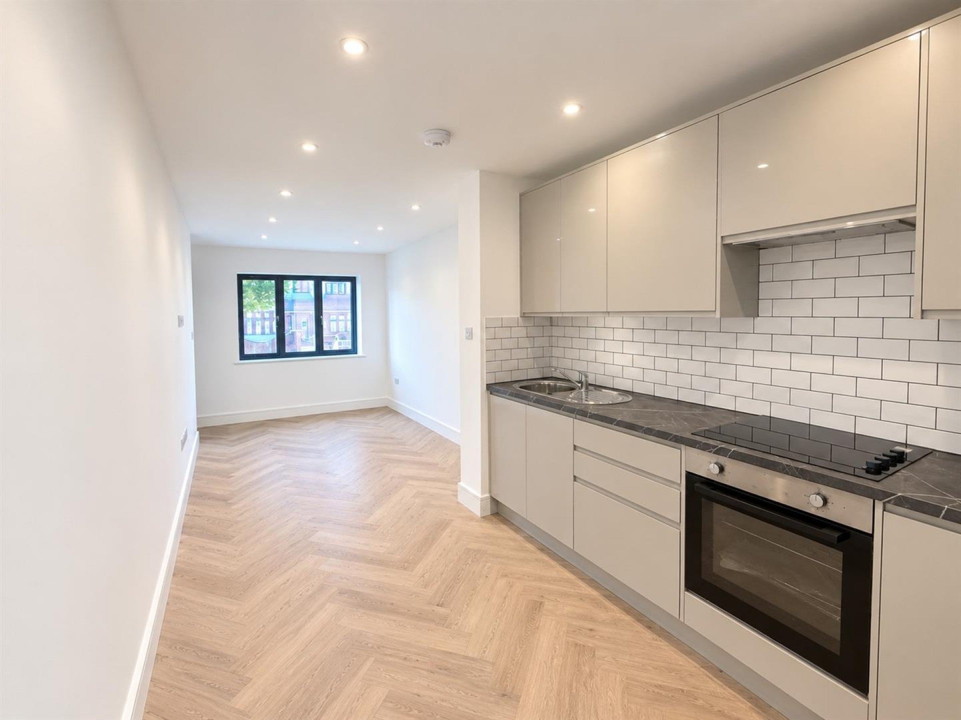 Flat Priory Way in Greater London