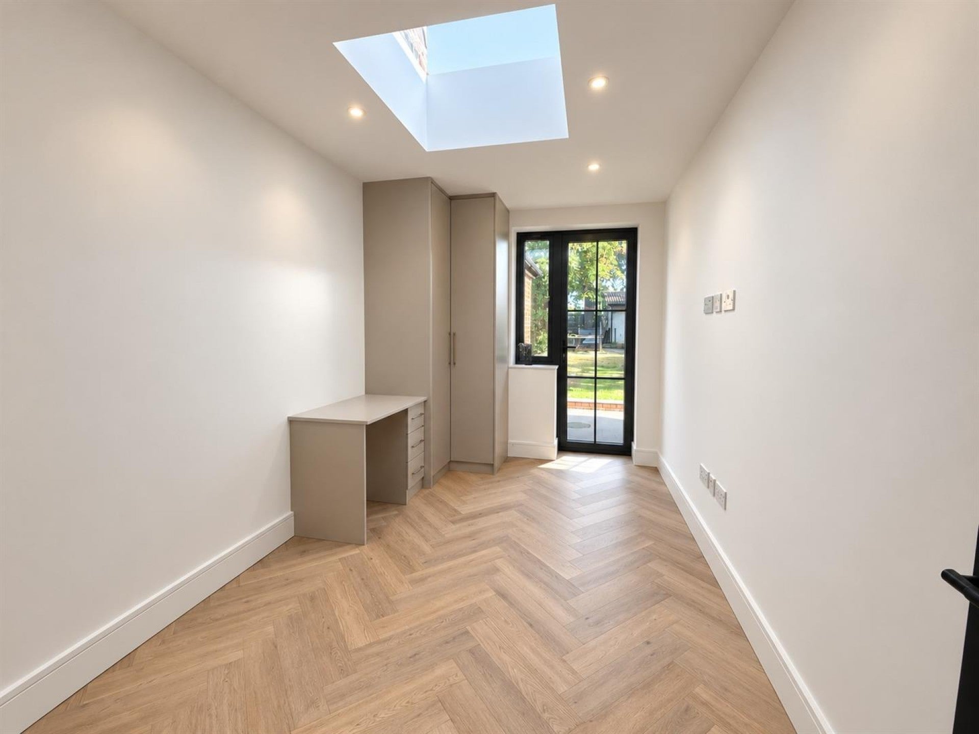 Flat Priory Way in Greater London