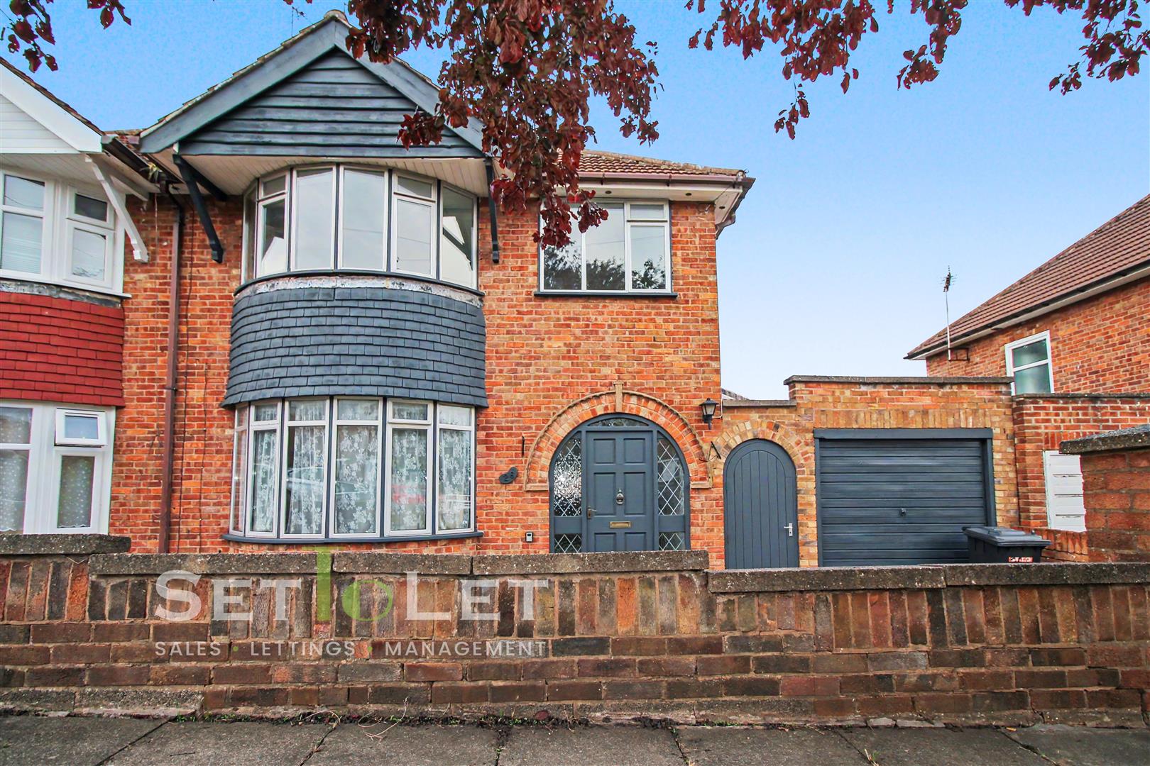 House Woodnewton Drive in Leicester