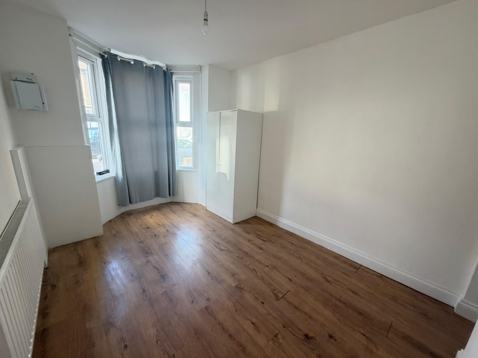 Flat Vansittart Road in Greater London