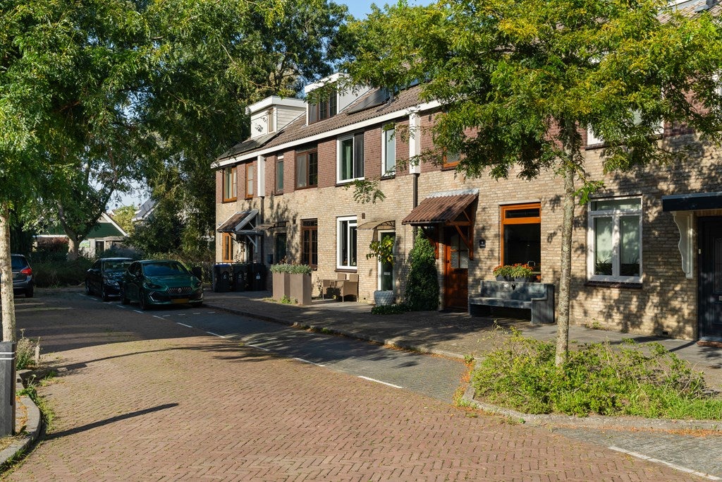 Huis Annie M G Schmidtstraat 14 in Leiderdorp