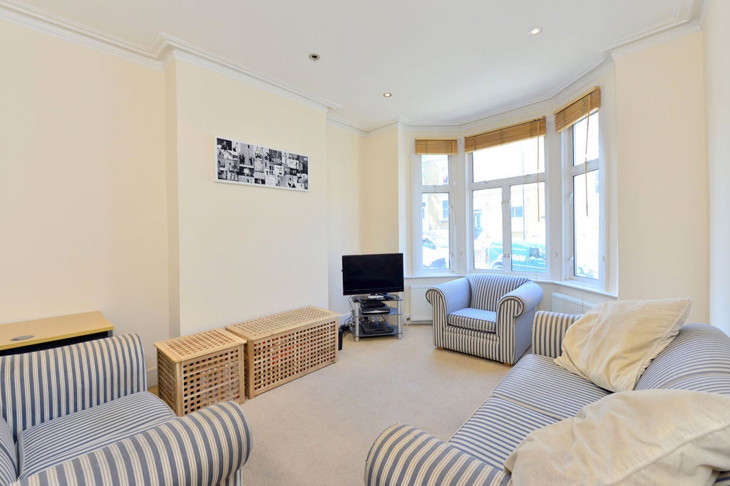Flat Gunterstone Road in Greater London
