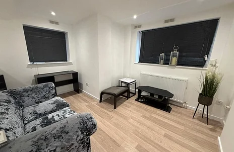 Flat Upton Park in Slough