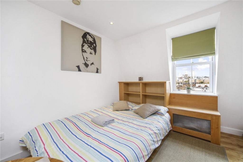 Flat Belgrave Road in City of Westminster
