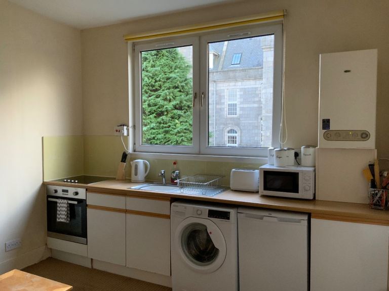 Room Granton Place in Aberdeen City