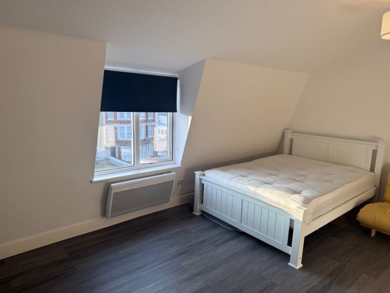 Flat Camberwell Road in Greater London