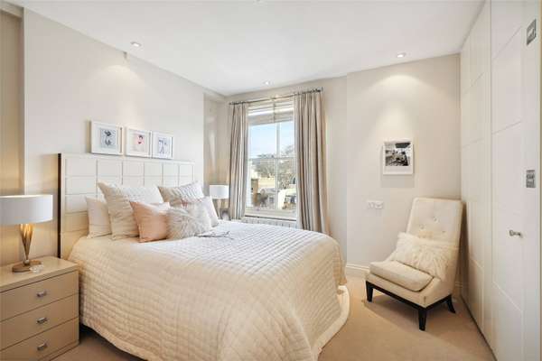 Flat Rutland Gate in City of Westminster