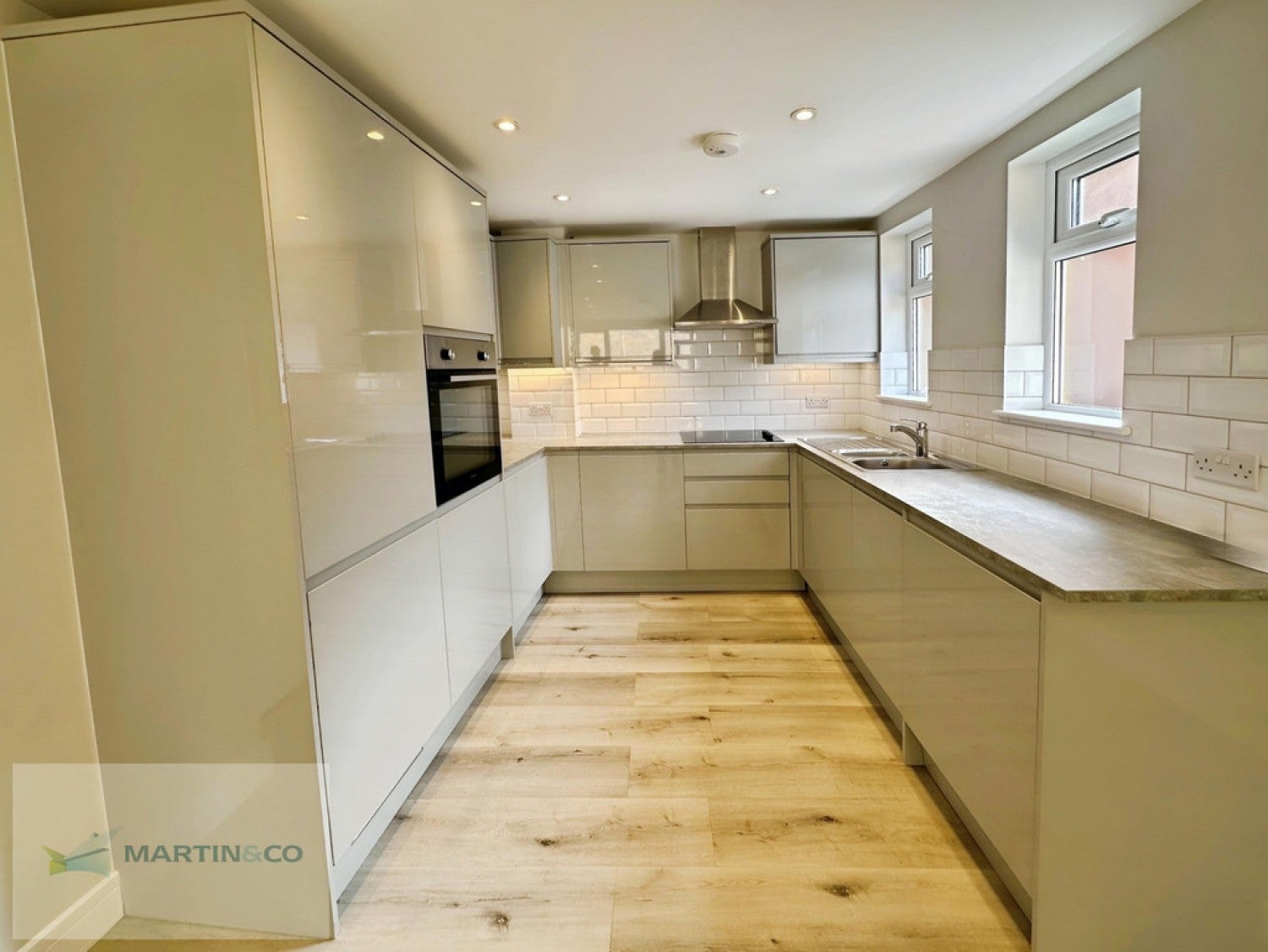 Flat Pleasant Place in Elmbridge