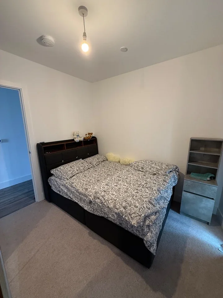 Flat Silvertown Square in Greater London