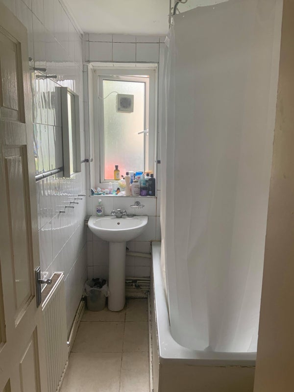 Room Bessborough Road in Greater London