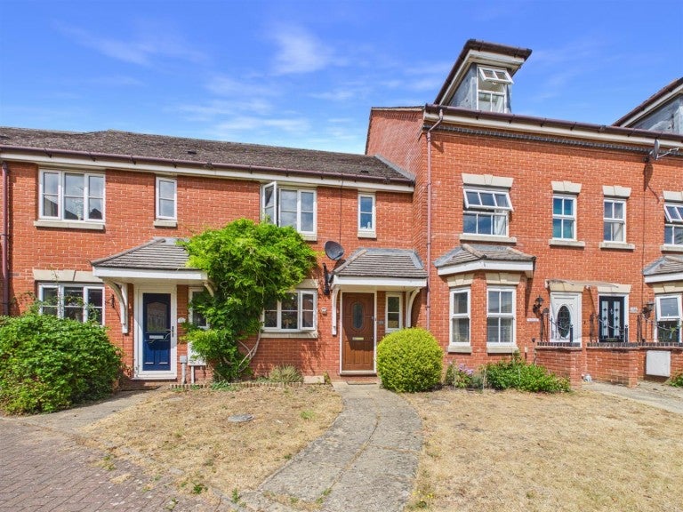 House Lingfield Crescent in Stratford-on-Avon
