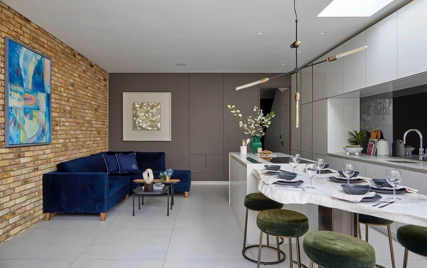 House Thurleston Avenue in Greater London
