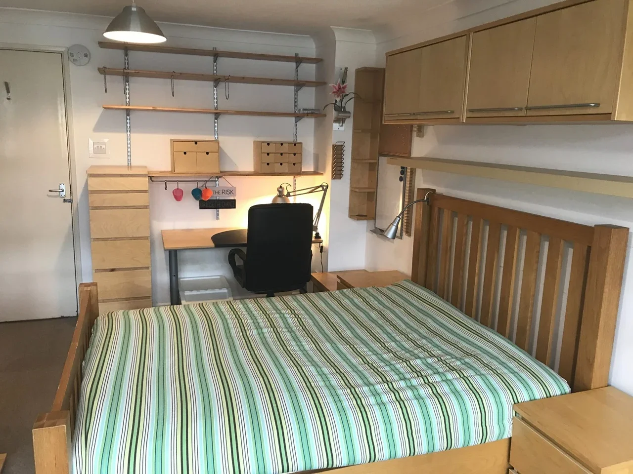 Room Ramsons Avenue in Milton Keynes