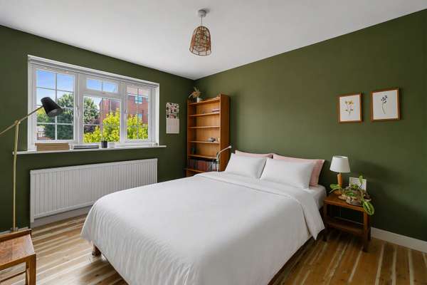House Skipworth Road in Greater London