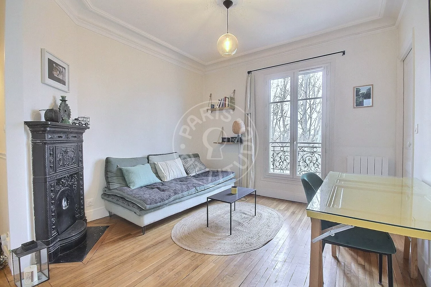 Flat Quai de la Loire in Paris