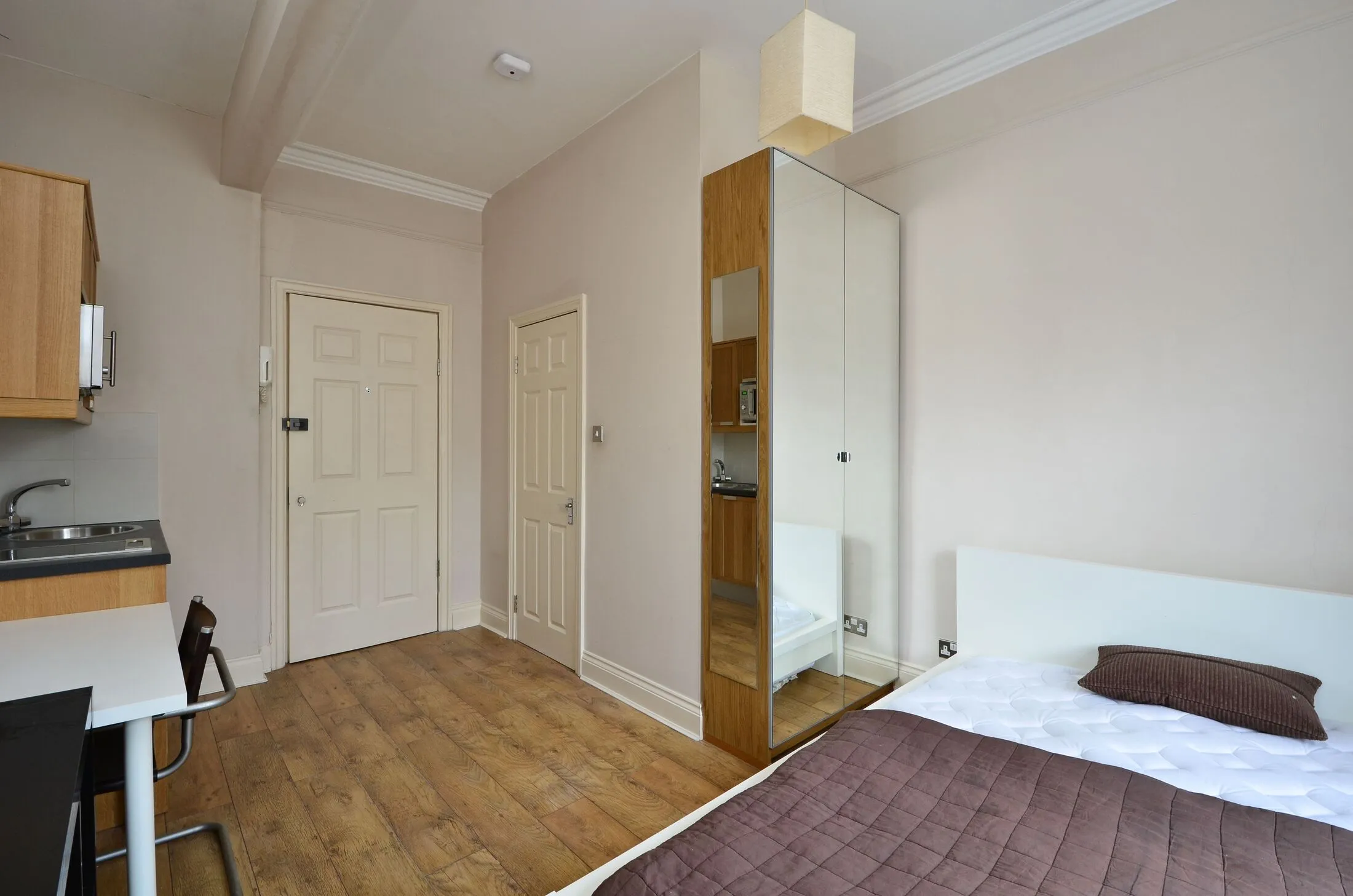 Flat Elvaston Place in Greater London