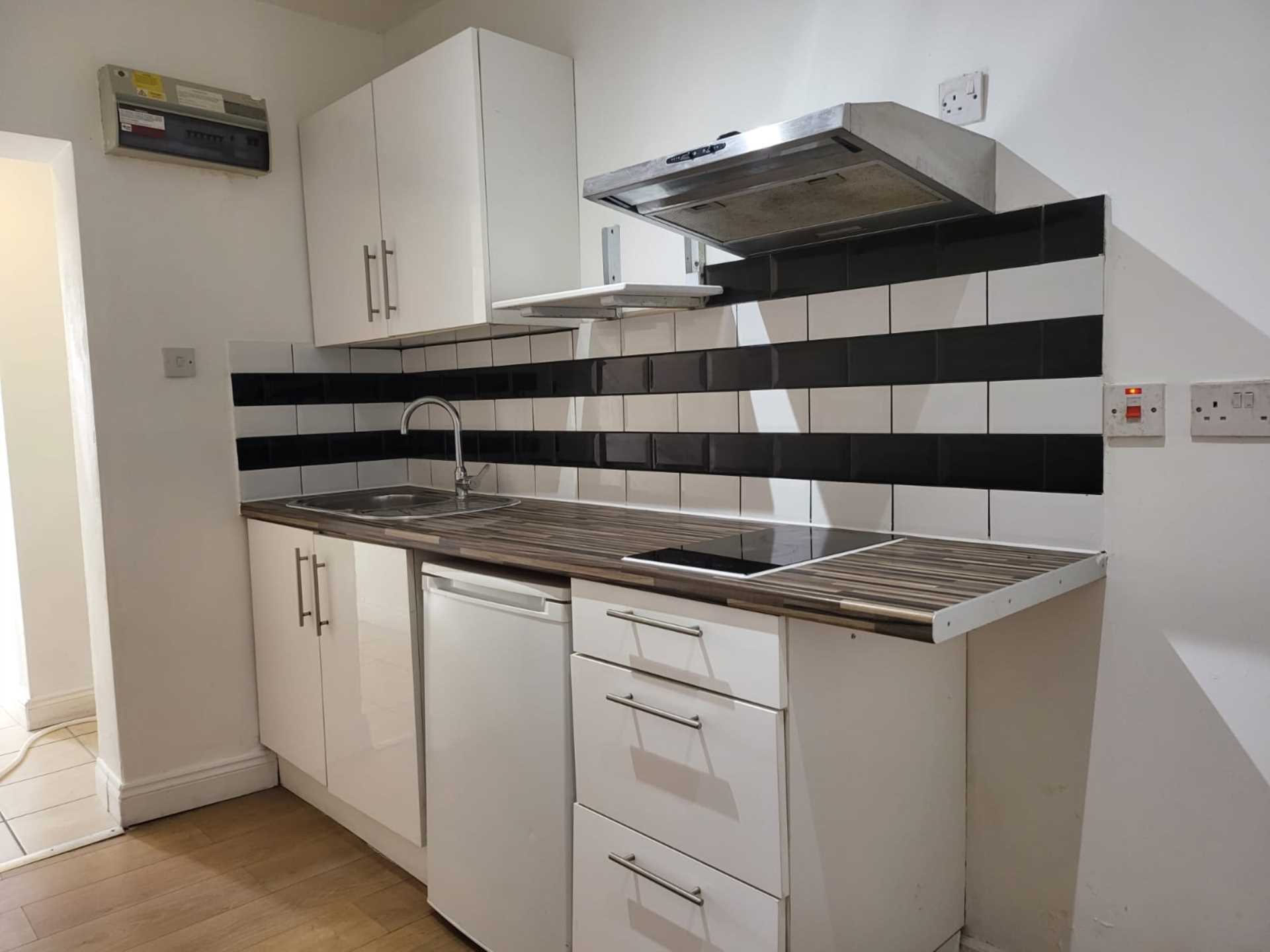Flat Boston Road in Greater London