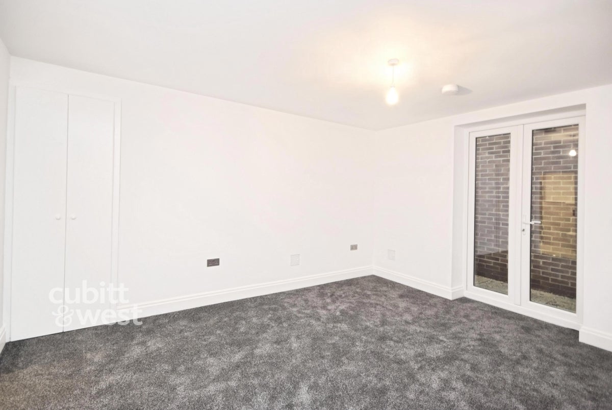 Flat Banstead Road in Greater London